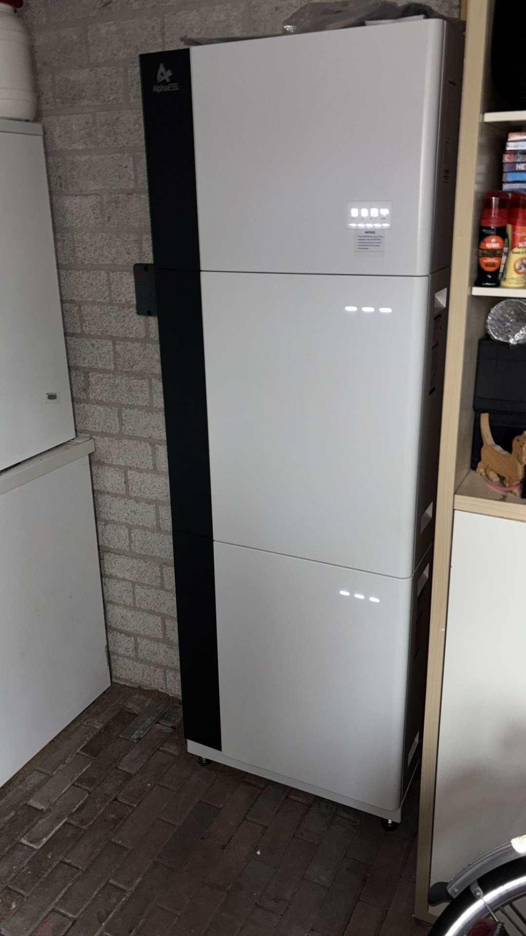 AlphaESS SMILE-G3 thuisbatterij in bijkeuken – installatie door UltiPower in de Achterhoek