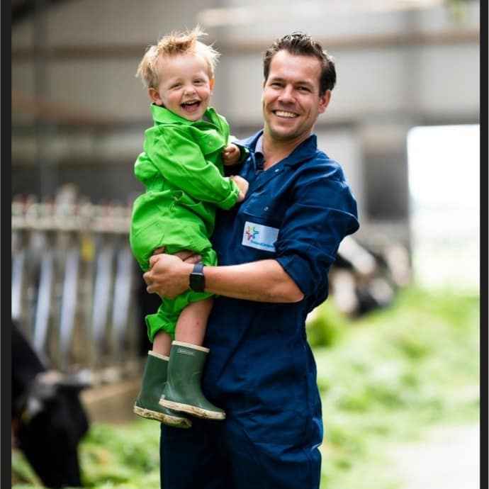 William Nillesen op de boerderij voor de Lely A4 melkrobots